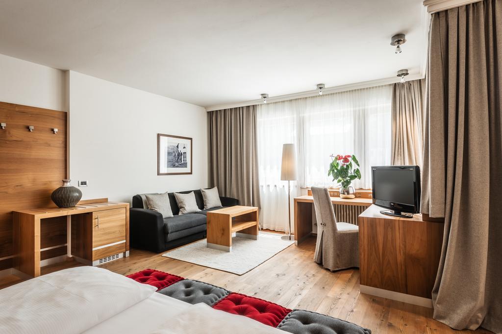 Hotel La Majun Ла Виля Екстериор снимка